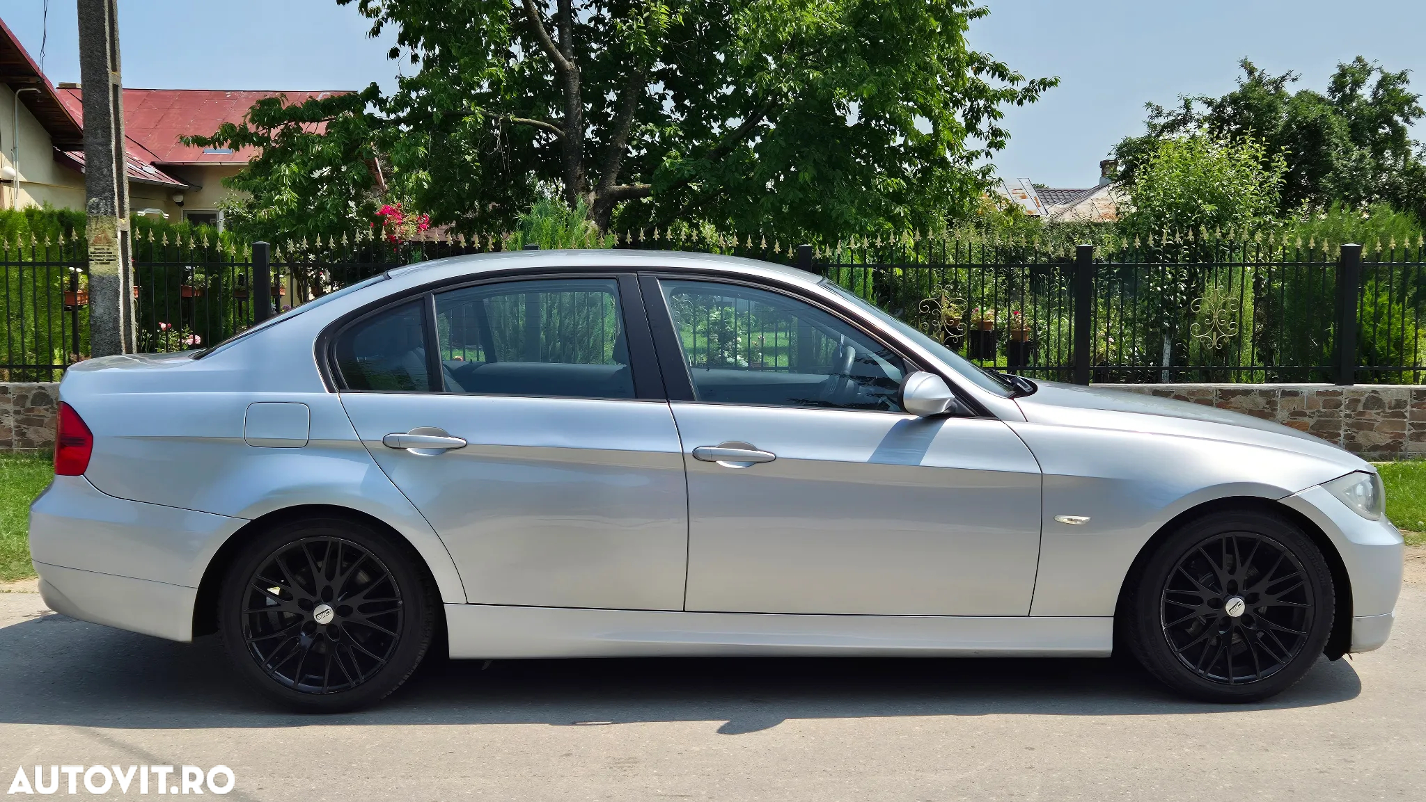 BMW Seria 3 320i - 5