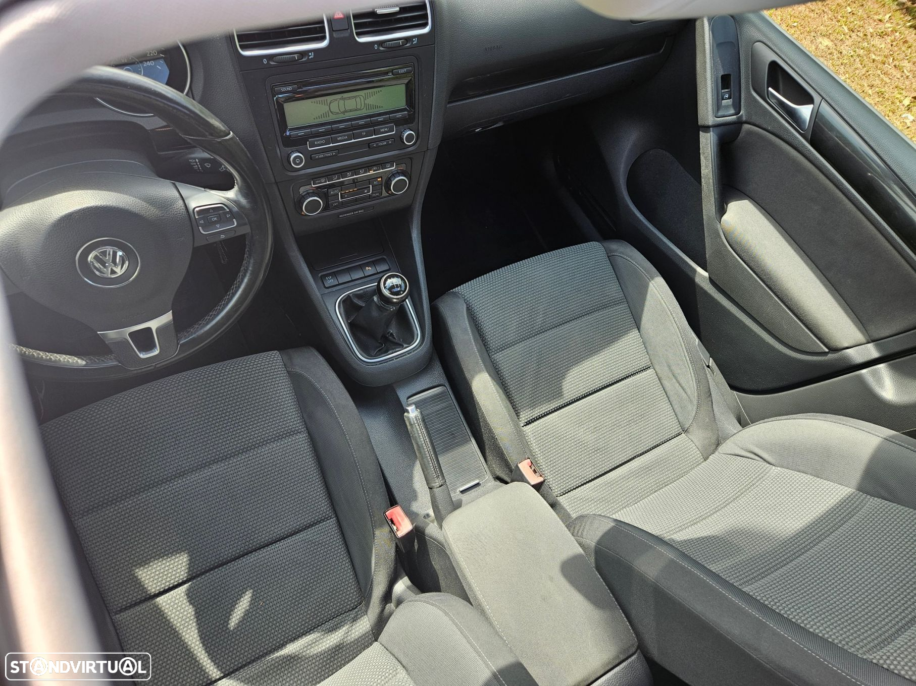 VW Golf 1.6 TDi Confortline - 8