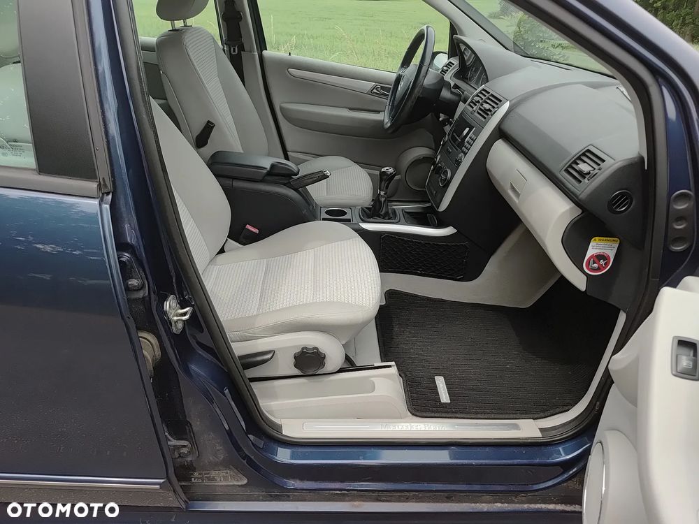 Mercedes-Benz Klasa A 170 BlueEFFICIENCY Avantgarde - 8