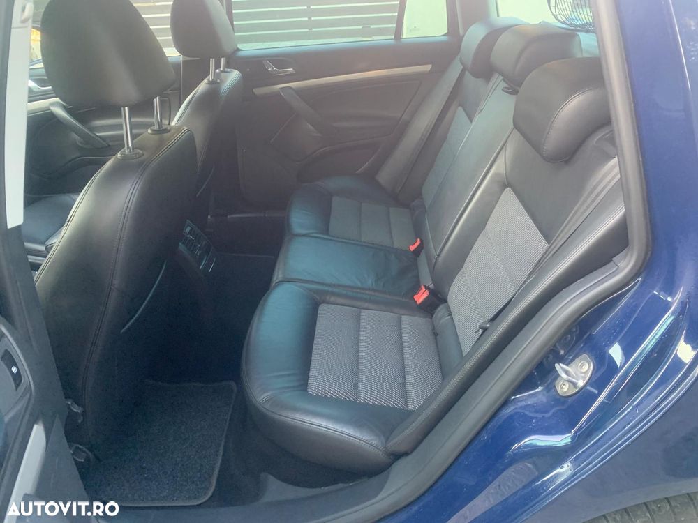 Skoda Octavia Combi 2.0 TDI Business DSG - 6