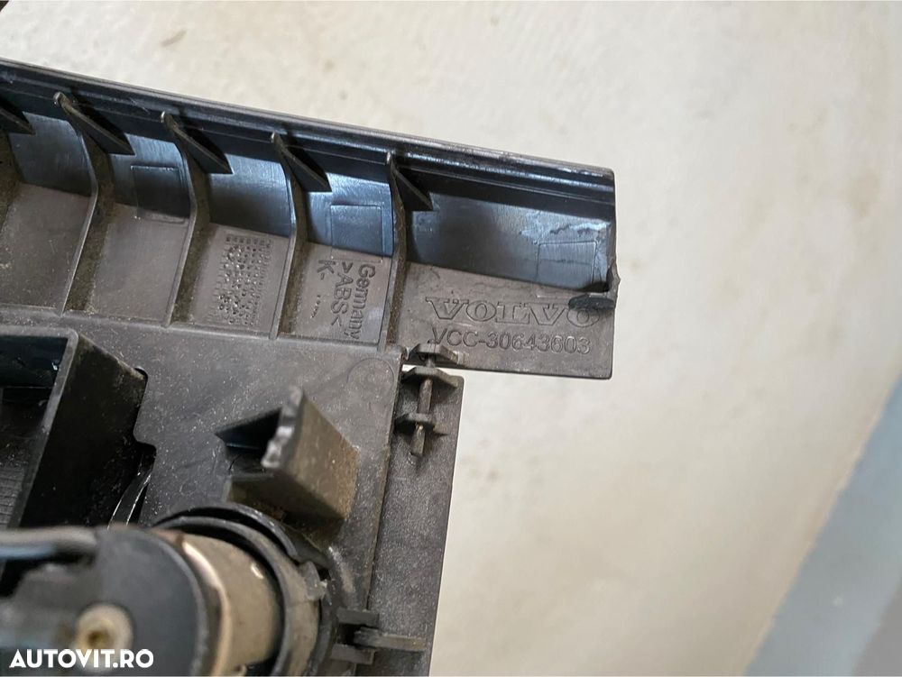 Ornament consola centrala scrumiera LHD VOLVO S60R V70 2006-2009 1288574 30643800 - 6