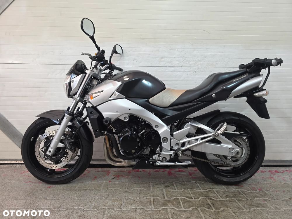 Suzuki GSR