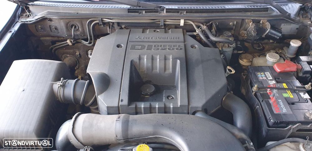 MOTOR COMPLETO MITSUBISHI MONTERO V60V70 REF. D 4M41 - 1