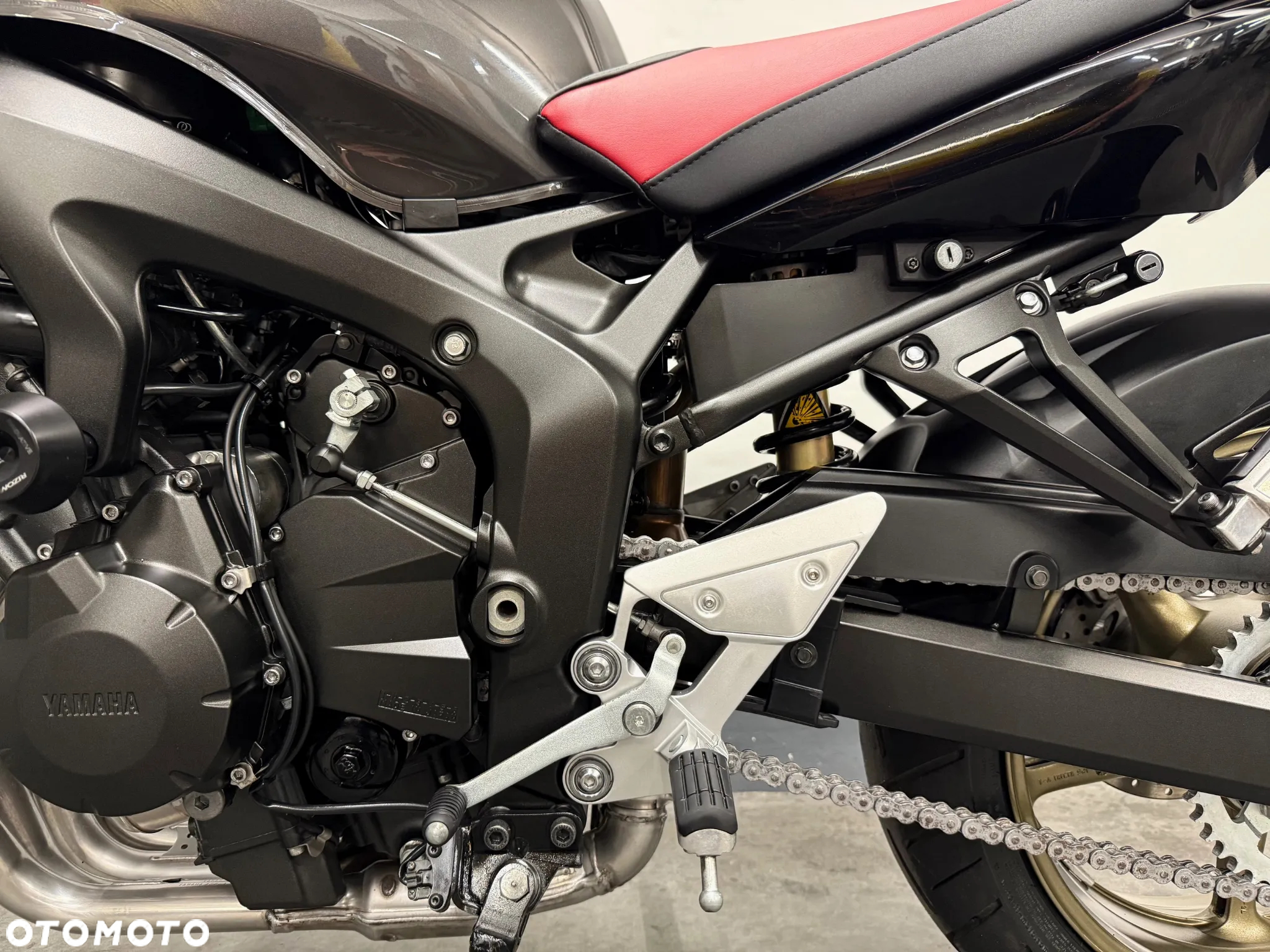 Yamaha FZ6 - 16