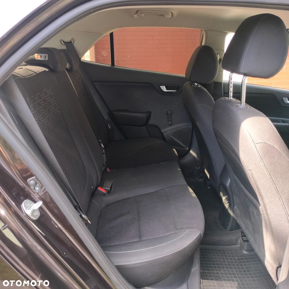 Kia Rio 1.2 L - 13