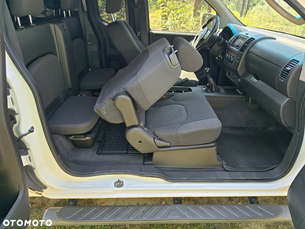 Nissan Navara 2.5 D Platinum - 27