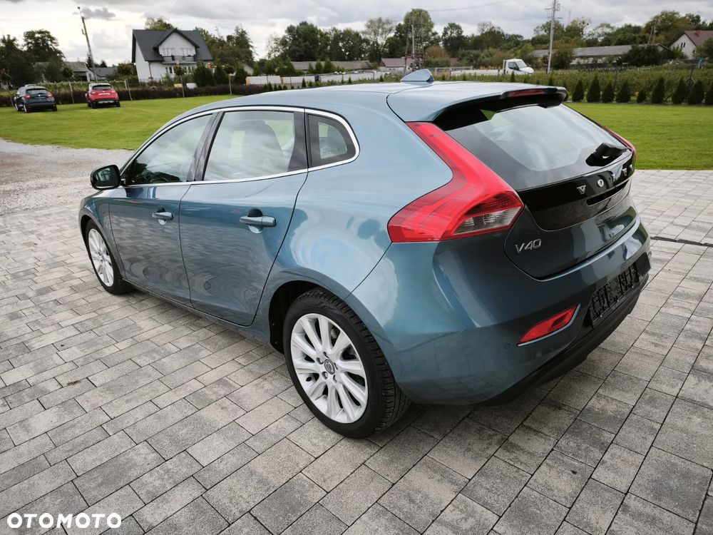 Volvo V40 D2 Momentum - 9