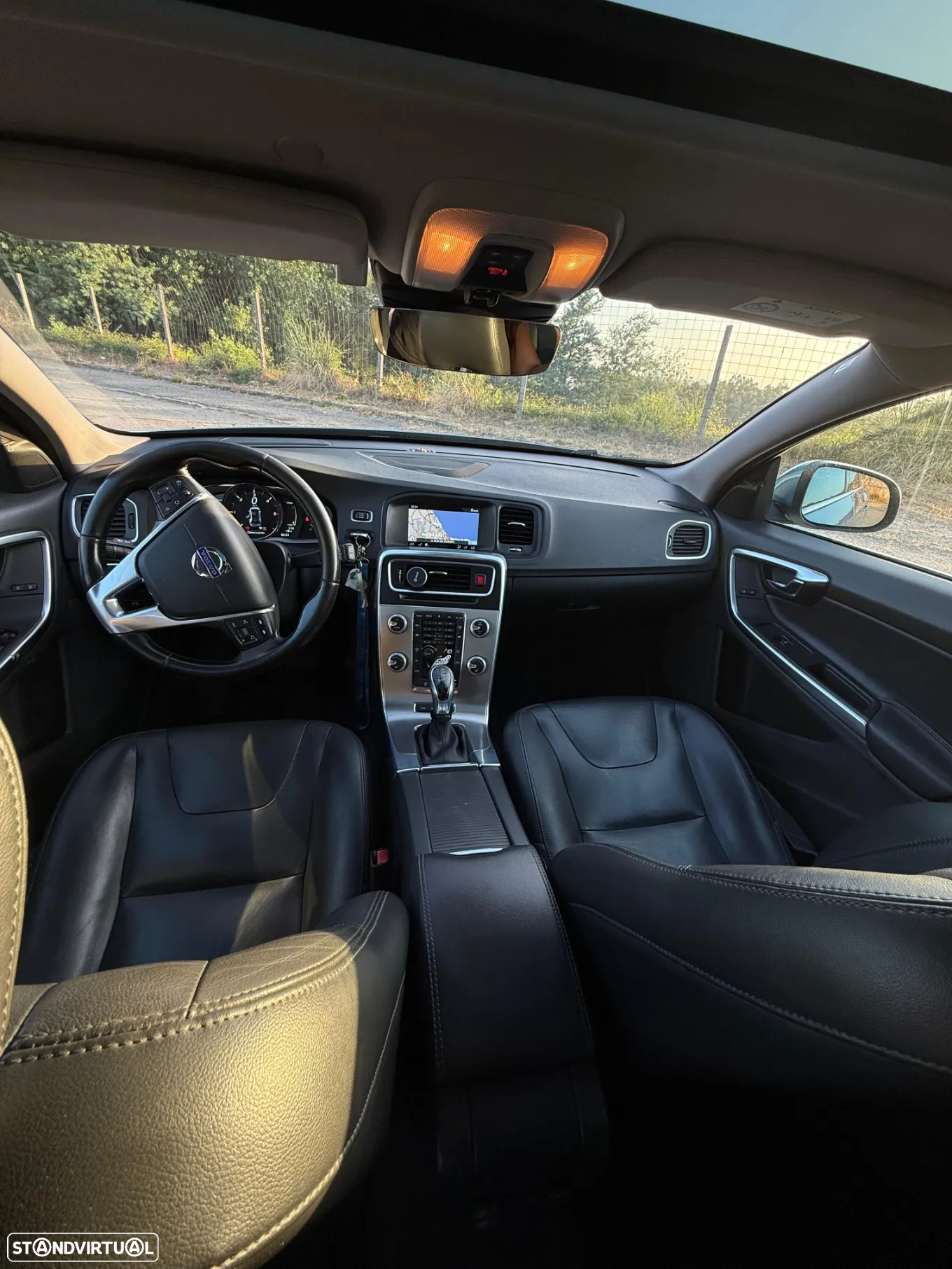 Volvo V60 2.4 D6 Summum AWD Phev - 17