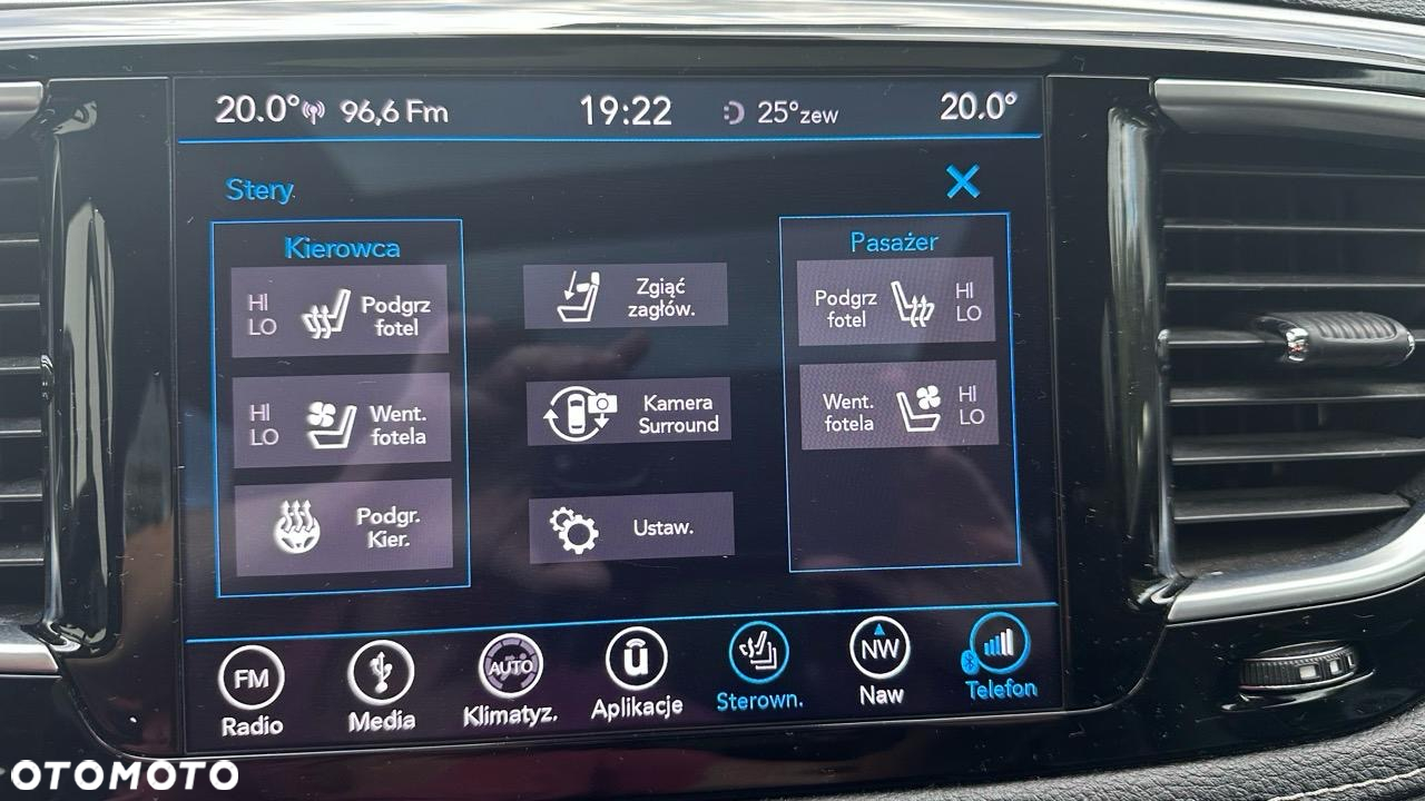 Chrysler Pacifica - 20