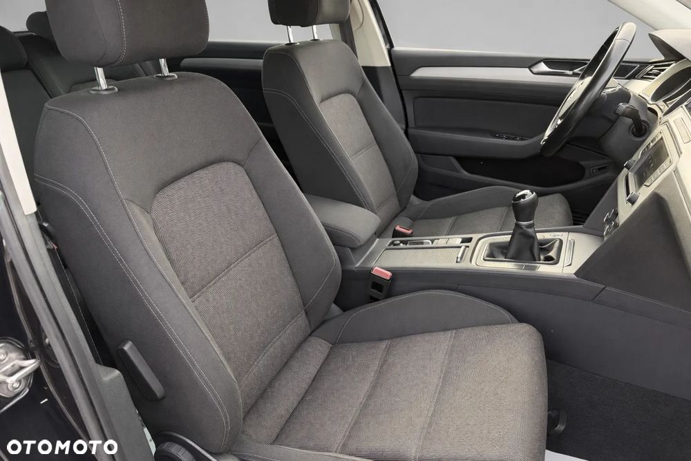 Volkswagen Passat 2.0 TDI (BlueMotion Technology) Comfortline - 11