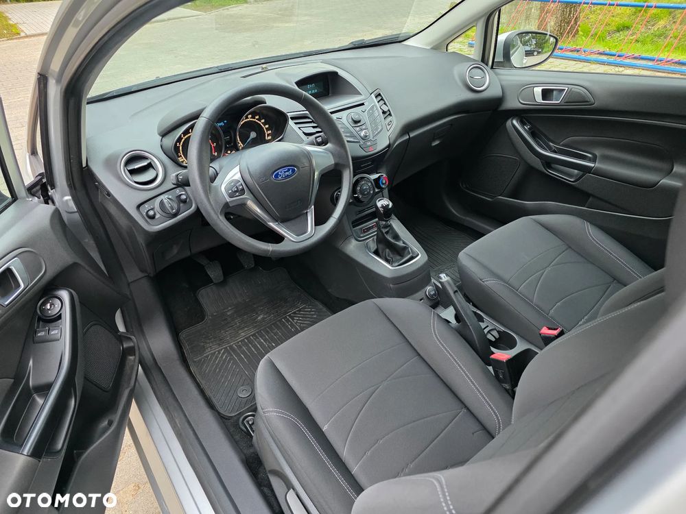 Ford Fiesta 1.0 Champions Edition - 10