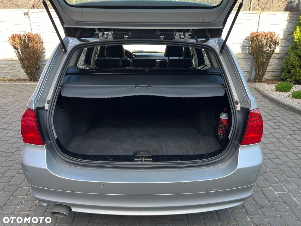 BMW Seria 3 318d - 12