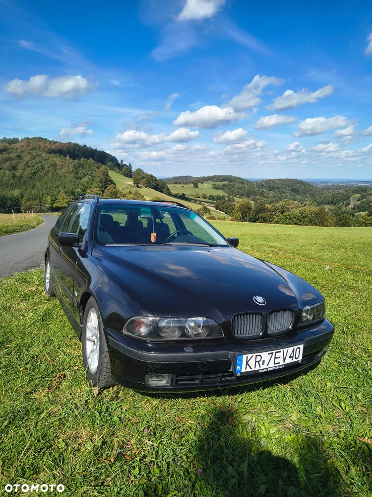 BMW E39 1998 photo 2