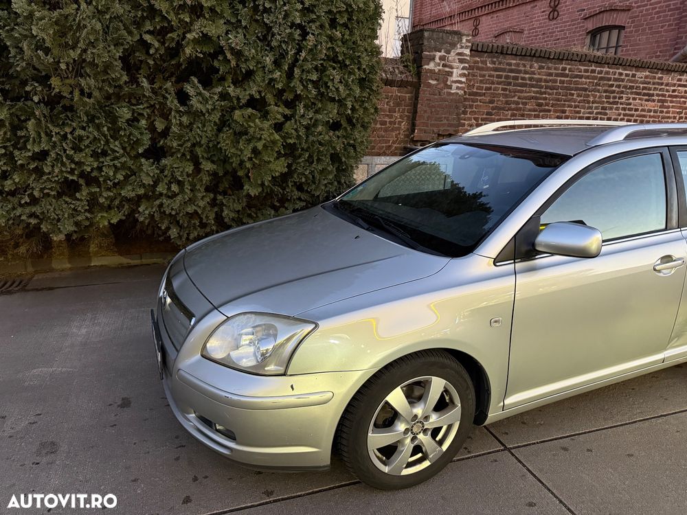 Toyota Avensis - 1