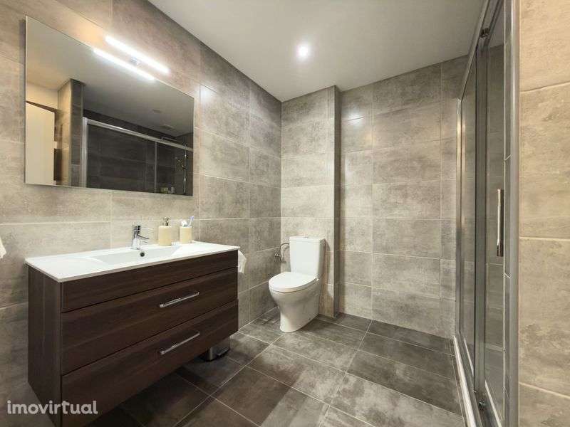 Apartamento T3 totalmente romodelado no centro da Lourinhã - Grande imagem: 4/12