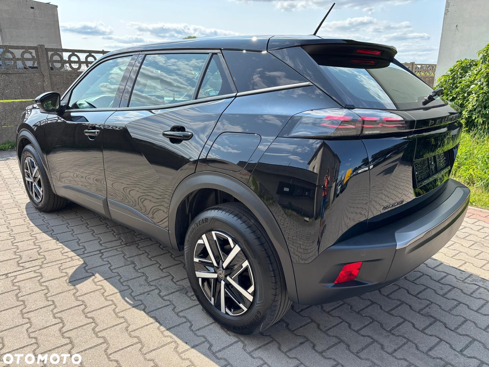Peugeot 2008 1.2 PureTech Active Pack S&S - 6
