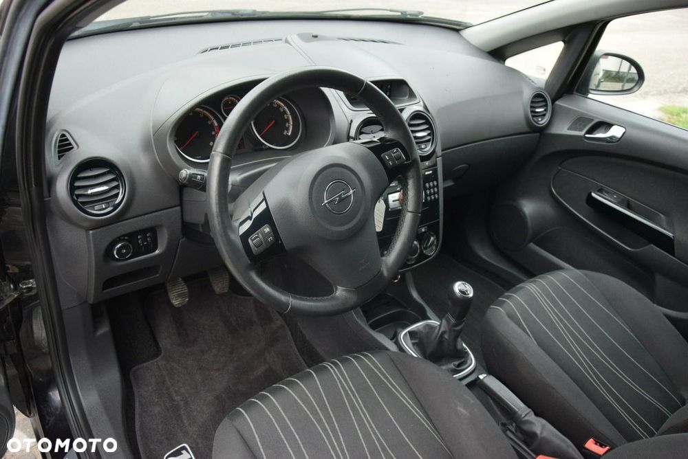 Opel Corsa 1.4 16V Edition - 26