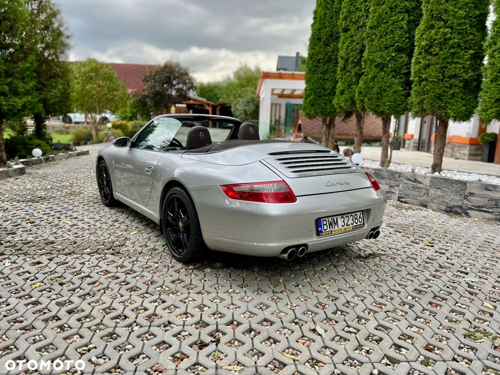 Porsche 911 Carrera - 17