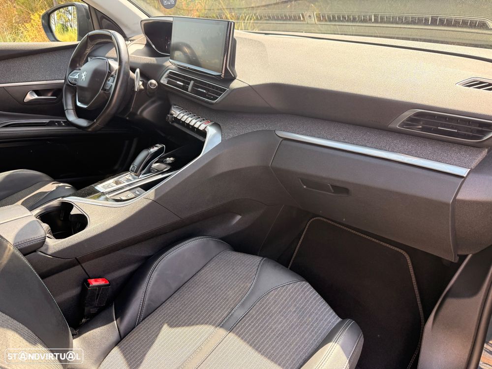 Peugeot 5008 PureTech 130 EAT8 Stop & Start Allure Pack - 10