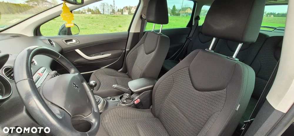 Peugeot 308 HDi FAP 140 Family - 11