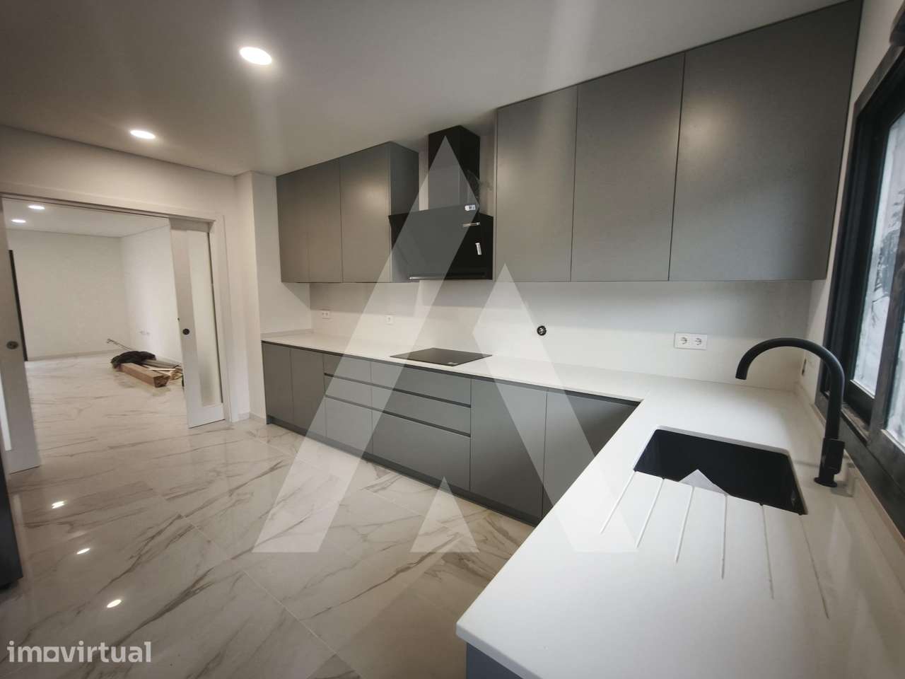 Moradia T3+1 geminada em construção na Vista Alegre – Ílhavo - Grande imagem: 3/36