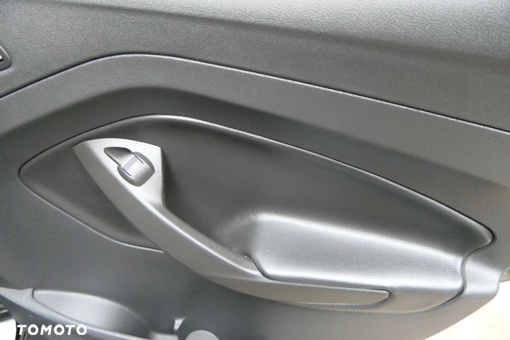 Ford Kuga 2.0 TDCi 2x4 Titanium - 31