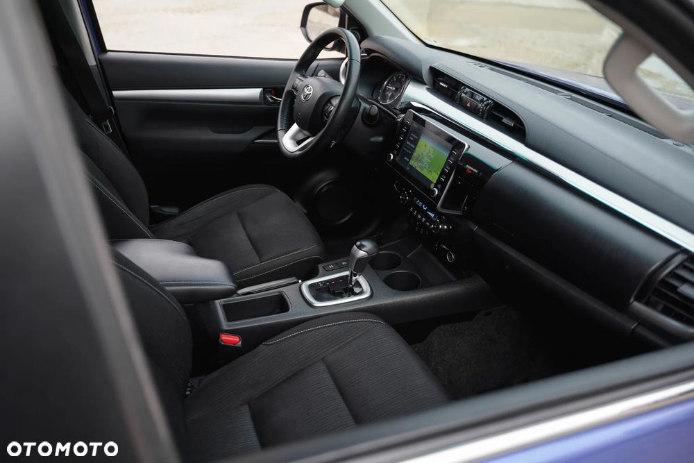 Toyota Hilux 2.8 D-4D Double Cab SR5 4x4 - 23