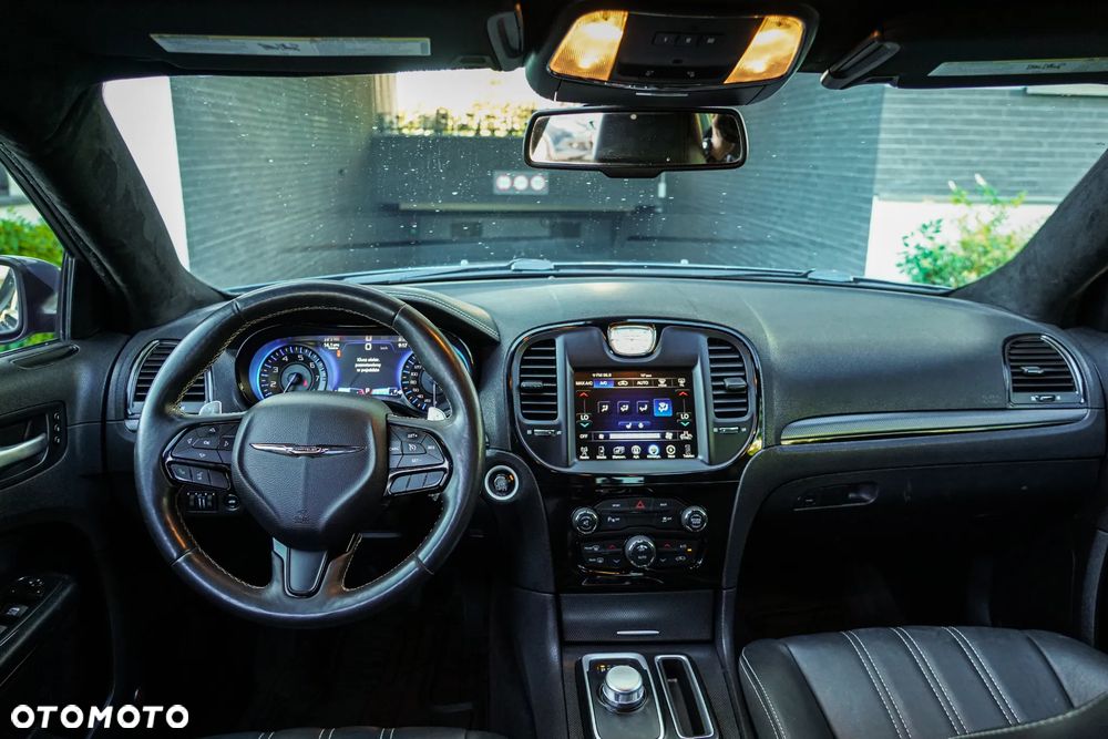 Chrysler 300s - 14