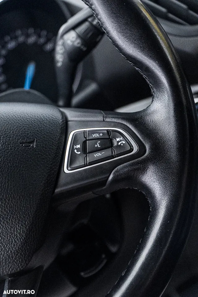 Ford Kuga 2.0 TDCi 4WD Powershift Titanium - 17