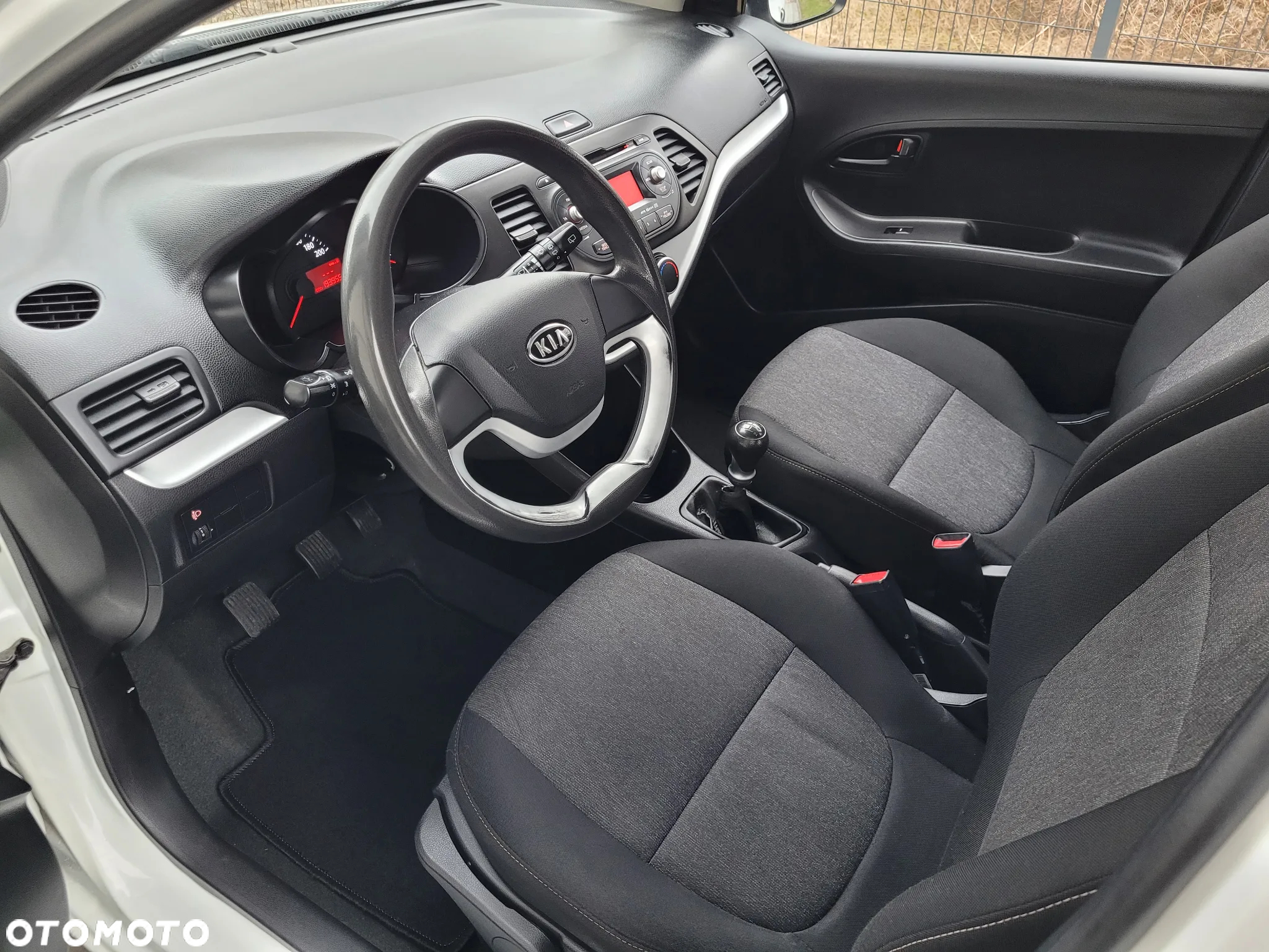 Kia Picanto 1.0 Dream Team Edition - 12