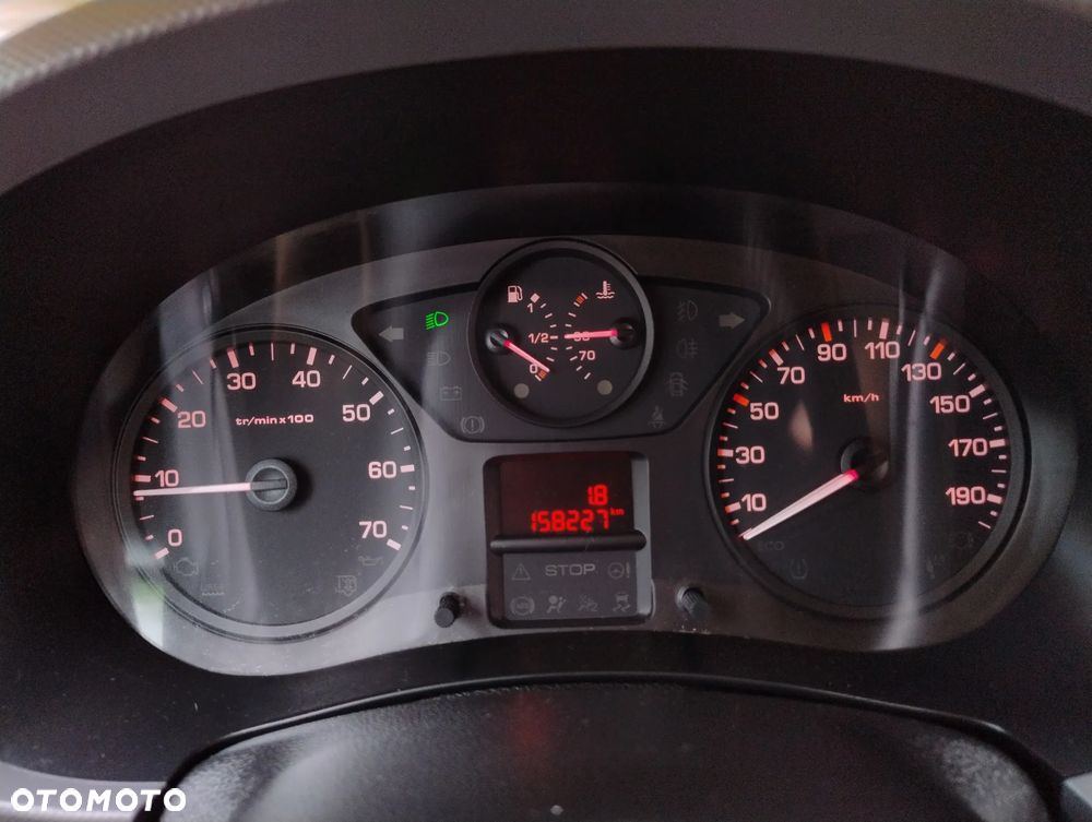 Peugeot PARTNER PO LIFT 1.6 HDI (90KM) 5-BIEGÓW KLIMA TEMPOMAT TABLET STAN IDEALNY FULL OPCJA BEZWYPADKOWY SERWIS KM NIE MA RDZY ! ! ! - 13