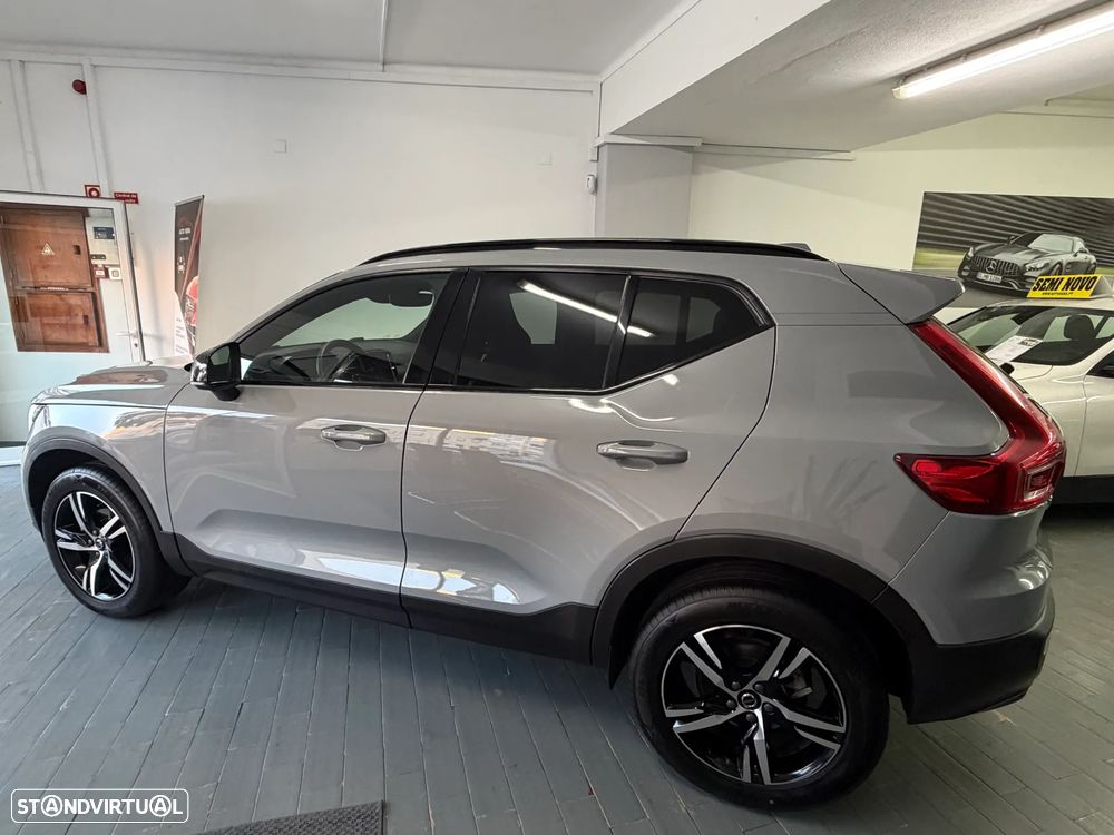 Volvo XC 40 1.5 T2 Plus Dark Auto - 4