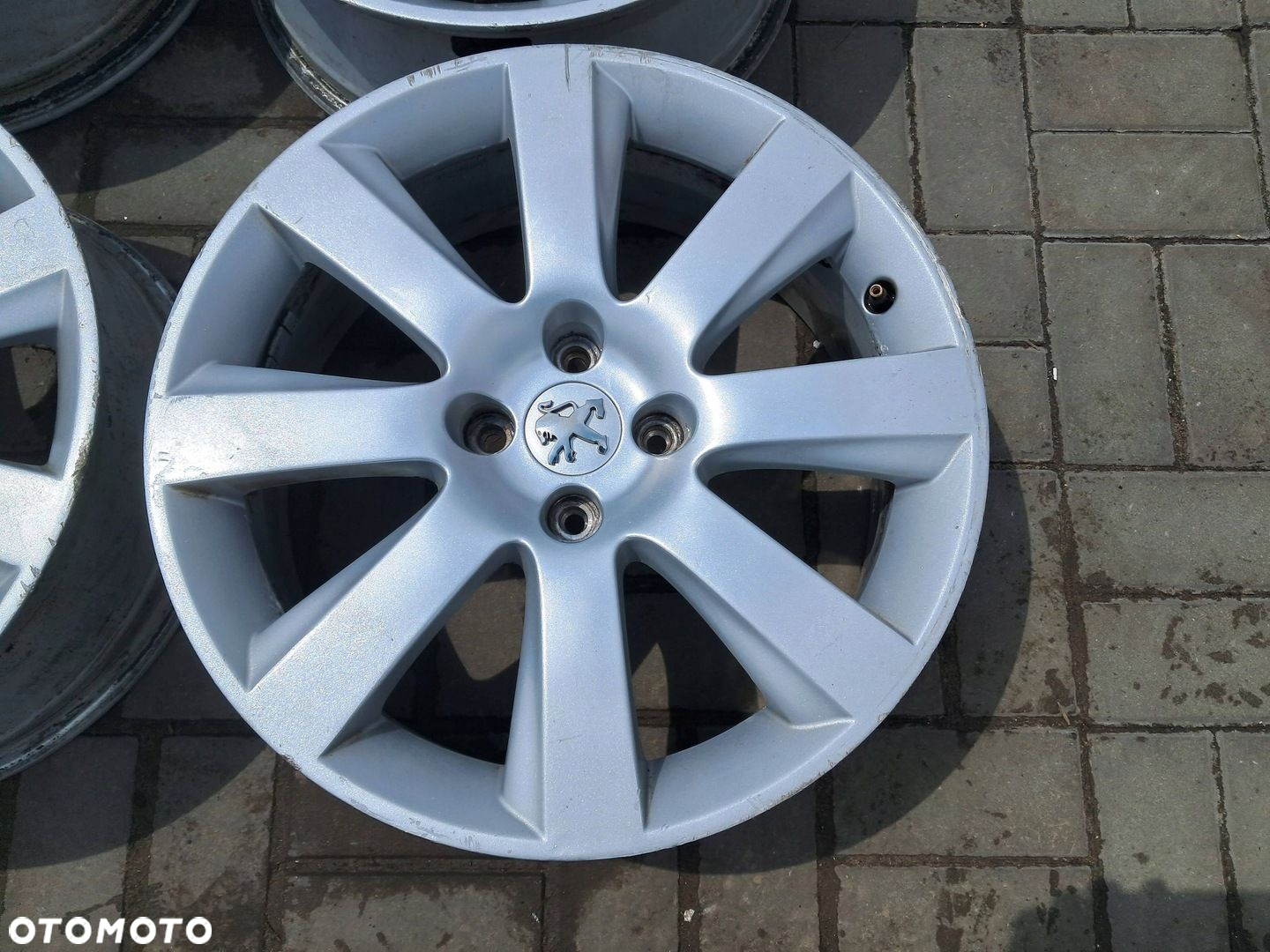 Peugeot 5008 FELGI Aluminiowe 18" 4x108 ET29 7J 9675496577 - 2
