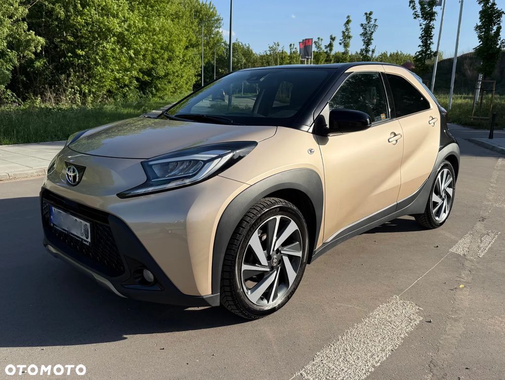 Toyota Aygo X 1.0 VVT-i Executive CVT - 1