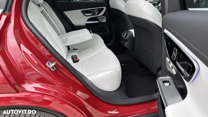 Mercedes-Benz GLC 300 e 4Matic 9G-TRONIC AMG Line Advanced - 22