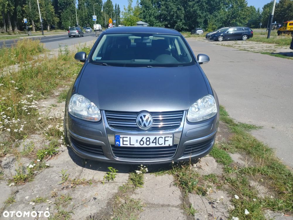 Volkswagen Jetta 1.6 Trendline - 2