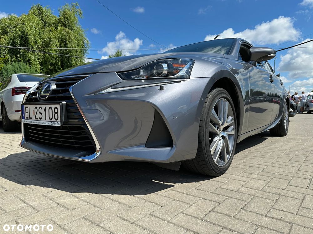 Lexus IS - 30