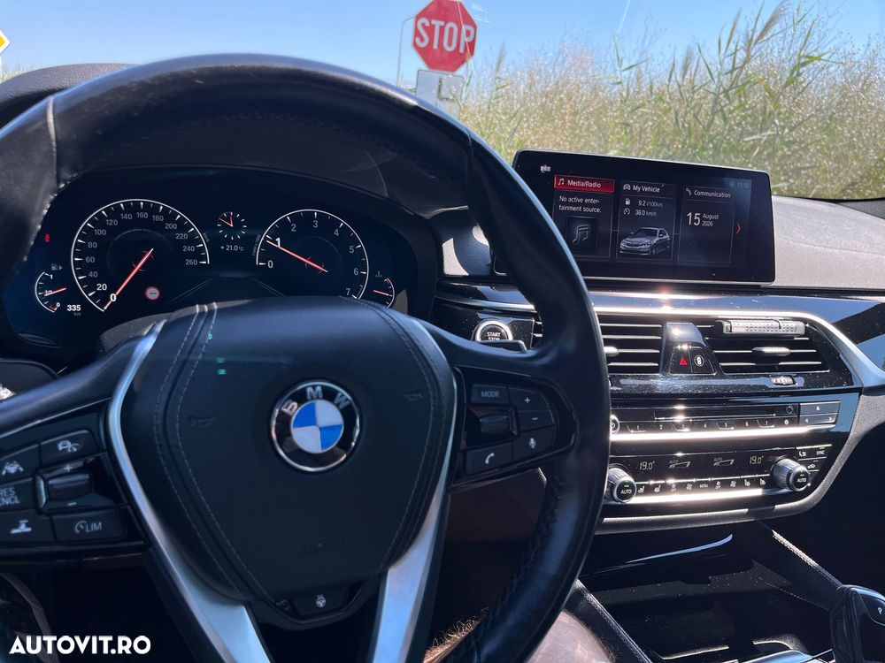 BMW Seria 5 530i xDrive AT - 39