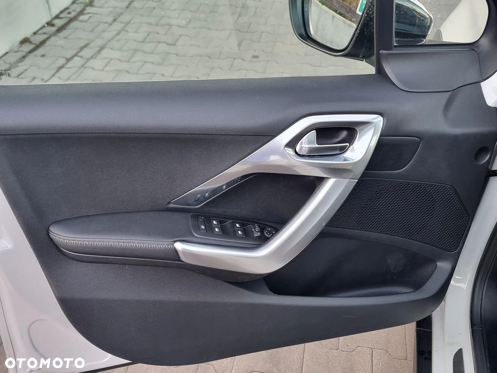 Peugeot 2008 BlueHDi FAP 120 STOP & START Crossway - 14