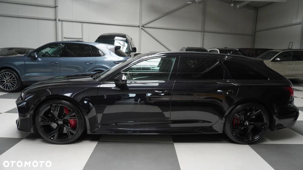 Audi RS6 Avant - 17