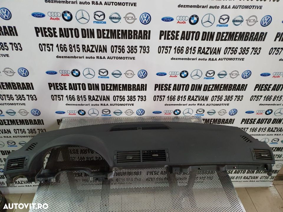 Plansa Bord Audi A4 B7 An 2004/2008 Volan Stanga - 2