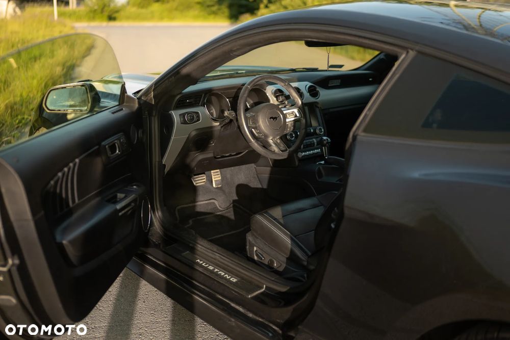 Ford Mustang 5.0 V8 GT - 14