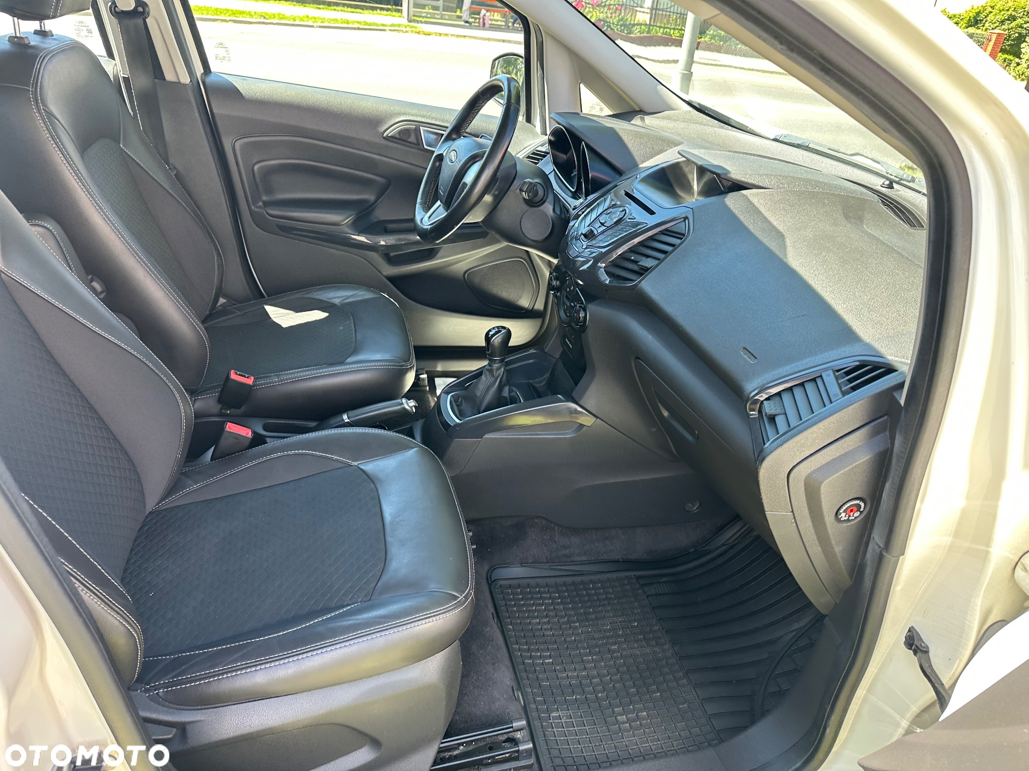 Ford EcoSport 1.5 EcoBlue TITANIUM - 18