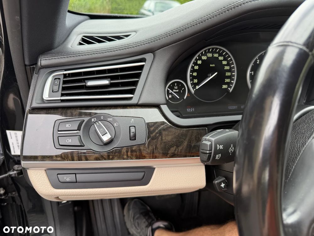 BMW Seria 7 740d - 18