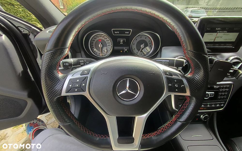 Mercedes-Benz GLA 250 4Matic 7G-DCT AMG Line - 17