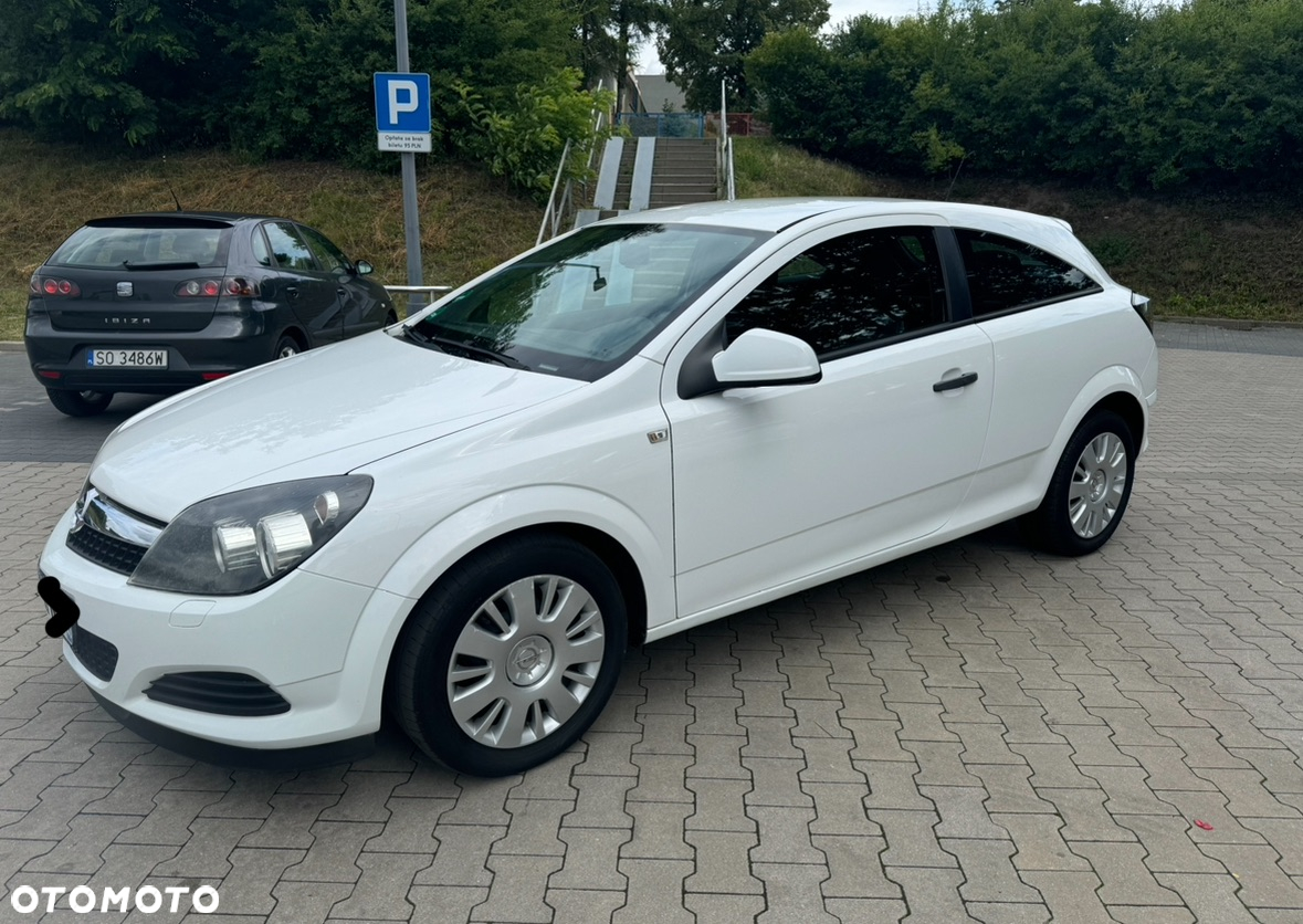 Opel Astra III GTC 1.4 Cosmo - 4