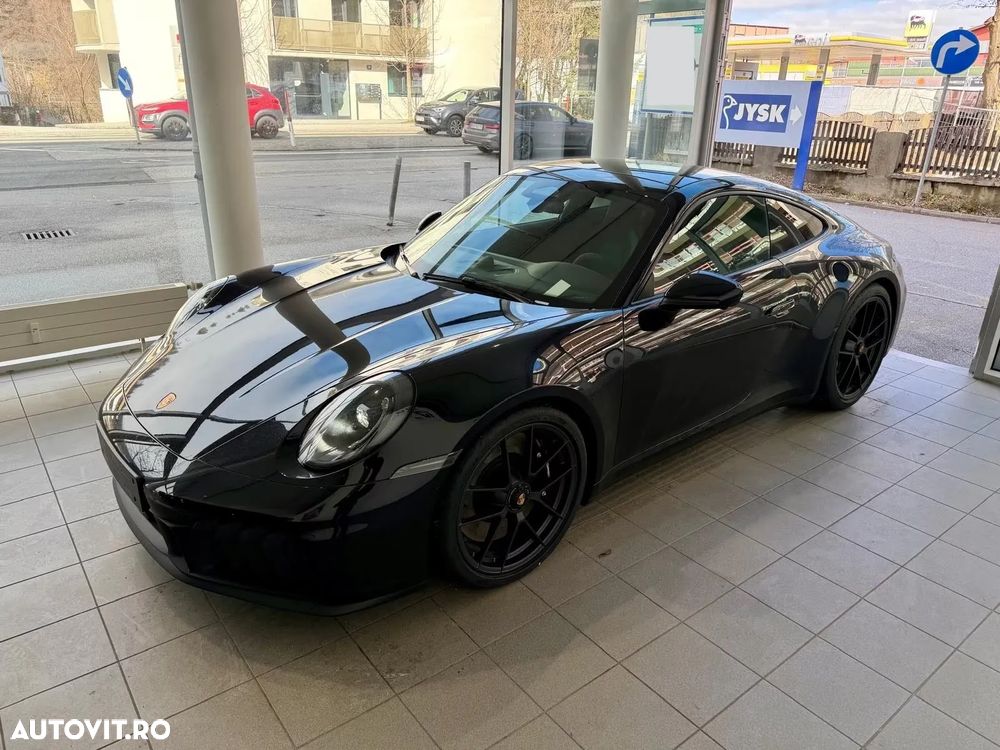 Porsche 911 Carrera 4 GTS PDK - 6
