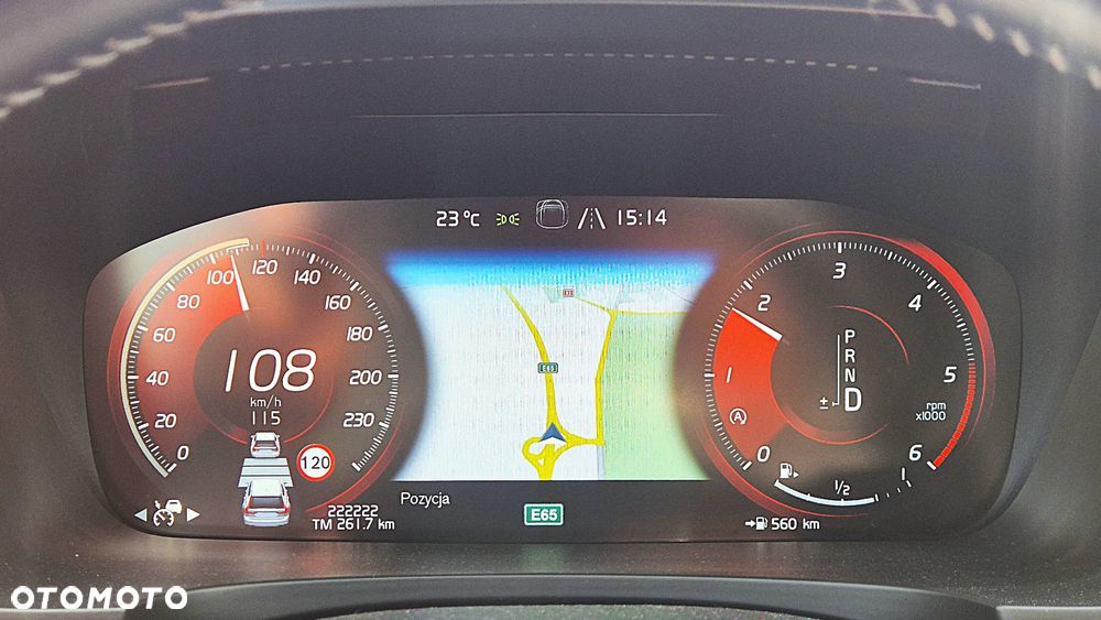 Volvo V90 D4 AWD Momentum - 16