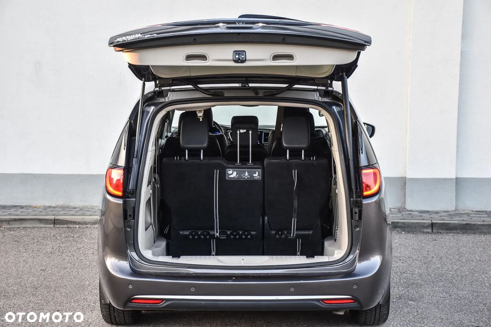 Chrysler Pacifica - 34