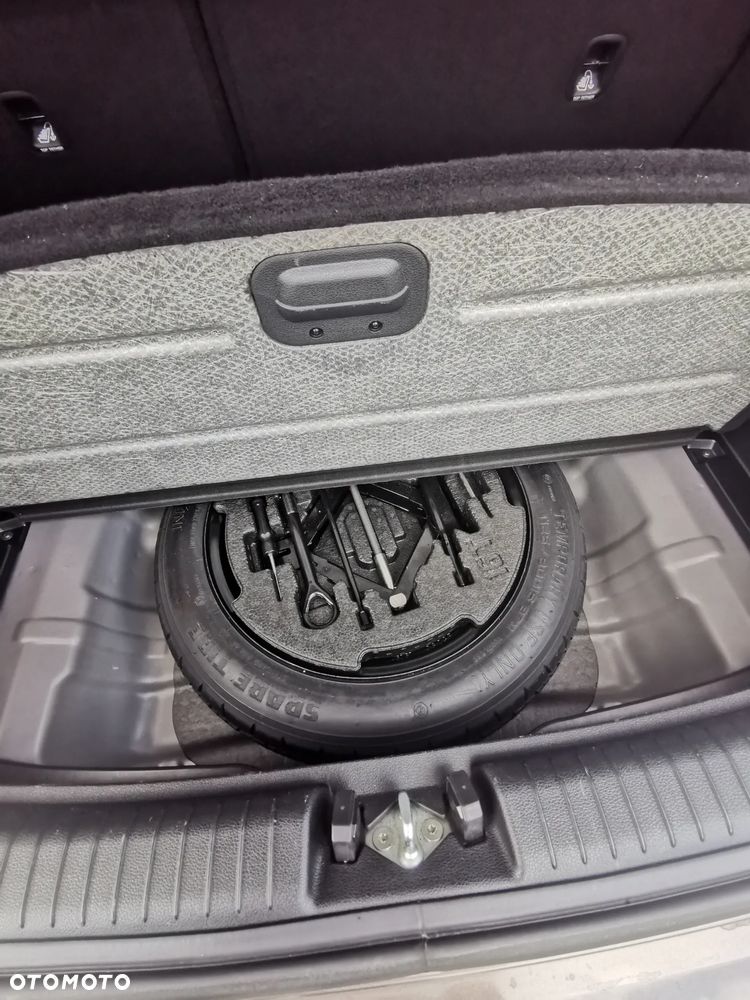 Kia Ceed 1.4 L - 9